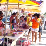 Feira de artesanato do Projeto Verão 2003 gera renda para comerciantes - Fotos: Wellington Barreto  AAN