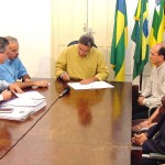 Prefeito assina escritura de aquisição do prédio do Cesec - Fotos: Wellington Barreto  AAN