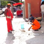 Instalação de piquetes nos calçadões irá evitar acesso de veículos de carga - Fotos: Abmael Eduardo  AAN