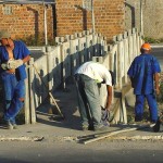 Prefeitura constrói passarelas nos canais do Augusto Franco  - Fotos: Abmael Eduardo  AAN
