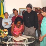 Prefeito empossa Rosangela Santana como secretária de Educação - Fotos: Abmael Eduardo  AAN