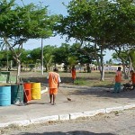 Emsurb executa serviços de podação e limpeza no conjunto Beira Mar  - Agência Aracaju de Notícias