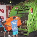 Limpeza da Passarela da Alegria está garantida pelas equipes da Emsurb - Fotos: Márcio Dantas e Lindivaldo Ribeiro  AAN