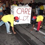 Agentes da Care participam do Précaju e recebem elogios dos foliões - Fotos: Lindivaldo Ribeiro  AAN