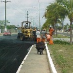 Emurb realiza pavimentação em ruas do conjunto Augusto Franco  - Agência Aracaju de Notícias