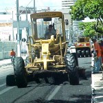 Asfalto da avenida João Ribeiro está sendo renovado pela Emurb - Agência Aracaju de Notícias