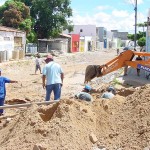 Prefeitura prossegue com obra de pavimentação na rua Distrito Federal - Fotos: Wellington Barreto  AAN