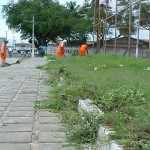 Equipes da Emsurb executam manutenção de praças e jardins do Bugio - Agência Aracaju de Notícias
