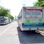 SMTT apreende ônibus por infrações no trânsito - Fotos: Lindivaldo Ribeiro  AAN