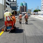 SMTT recupera sinalização da avenida Silvio Teixeira - Fotos: Lindivaldo Ribeiro  AAN