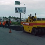 Emurb recupera ruas da capital - Equipe da Emurb trabalhando na av. Tancredo Neves