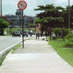 Recuperação de passeio na Tancredo Neves garante segurança para pedestres - Fotos: Meme Rocha  AAN