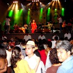 Amelinha inicia show saudando os turistas presentes no Forró Caju - Fotos: Wellington Barreto  AAN