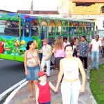 Turistas se divertem na Marinete do Forró - Fotos: Abmael Eduardo  AAN