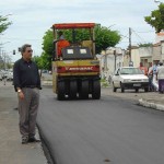 Emurb finaliza pavimentação de ruas na Farolandia - Rua Joao Victor em fase final