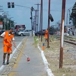 Linha férrea da avenida Augusto Franco passa por serviço de limpeza  - Agência Aracaju de Notícias  Clique na foto e amplie