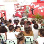 Vovó do Santos Dumont conta histórias a crianças da Escola Maria Clara Machado - Fotos: Abmael Eduardo  AAN  Clique na foto e amplie