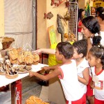 Crianças da Escola Maria Clara Machado transformam os mercados municipais em parque de diversão - Fotos: Abmael Eduardo  AAN  Clique na foto e amplie
