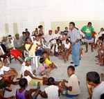 Exmeninos de rua participam de palestra sobre a importância da leitura - Fotos: Abmael Eduardo  AAN  Clique na foto e amplie