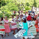 Desfile de 15 grupos folclóricos assistidos pela prefeitura anima o Centro de Aracaju - Fotos: Wellington Barreto  AAN  Clique na foto e amplie