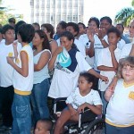 Caminhada em torno da praça Fausto Cardoso é realizada em favor dos portadores de necessidades especiais - Fotos: Walter Martins  AAN  Clique na foto e amplie