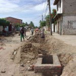 Ruas da Coroa do Meio recebem serviços de drenagem e pavimentação - Rua Construtor Genival Maciel: fim dos alagamentos. Fotos: Meme Rocha.