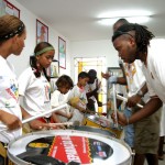 Dança e músicas do Ilê Aiyê encantam crianças assistidas pela Prefeitura de Aracaju - Fotos: Márcio Dantas  Clique na foto e amplie