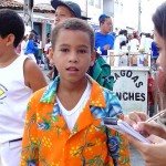 Alunos da rede municipal de ensino comemoram a participação no Desfile Cívico 2003 - Fotos: Wellington Barreto  AAN  Clique na foto e amplie