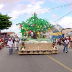 Desfile Cívico 2003 apresenta aspectos que impressionam o público - Fotos: Abmael Eduardo