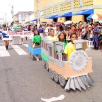 Desfile Cívico 2003 apresenta aspectos que impressionam o público - Fotos: Abmael Eduardo