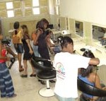 Curso de cabeleireiro resgata a autoestima de adolescentes pobres de Aracaju - Fotos: Abmael Eduardo  AAN  Clique na foto e amplie