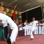 Crianças do projeto Recriando Caminhos apresentam números de canto e capoeira - Fotos: Márcio Dantas  AAN  Clique na foto e amplie