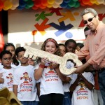 Entrega da chave da cidade à prefeita mirim marca momento de democracia entre as crianças de Aracaju - Fotos: Márcio Dantas  AAN  Clique na foto e amplie