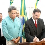 Prefeito assina mais um convênio que favorece progresso econômico e social dos aracajuanos - Fotos: Márcio Dantas  AAN  Clique na foto e amplie