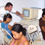 Fundat apóia escola de informática no povoado Areia Branca - Foto: Abmael Eduardo  AAN  Clique na foto e amplie