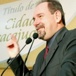 Prefeito participa da solenidade de entrega do Título de Cidadão Aracajuano ao presidente da Petrobras - Fotos: Márcio Dantas  AAN  Clique na foto e amplie