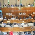 Prefeito participa da solenidade de entrega do Título de Cidadão Aracajuano ao presidente da Petrobras - Fotos: Márcio Dantas  AAN  Clique na foto e amplie