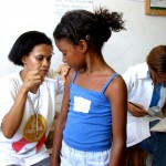 Estudantes do bairro Santa Maria recebem vacina contra hepatite B - Fotos: Wellington Barreto