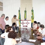 Prefeito apresenta projeto vencedor de concurso para o piso dos calçadões - Fotos: Abmael Eduardo