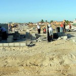 Mais 250 casas estão sendo construidas pela prefeitura na Coroa do Meio - Fotos: Abmael Eduardo