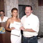 Moradores da Coroa do Meio recebem certificados de qualificação profissional  - Fotos: Abmael Eduardo