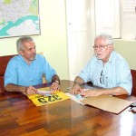 Delegado federal da Agricultura e prefeito em exercício discutem parceria para beneficiar o município - Foto: Abmael Eduardo
