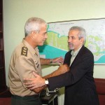 Prefeito em exercício recebe visita do novo comandante do 28º BC - O novo comandante (à esquerda) foi recebido por Edvaldo Nogueira
