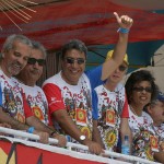 Prefeito participa da festa do bloco da Parceria na Atalaia - Fotos: Márcio Dantas
