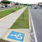 Calçadão da avenida Gasoduto é local de lazer e socialização no Orlando Dantas - Fotos: Márcio Garcez