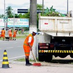 Emsurb executa operação de limpeza nas proximidades do Distrito Industrial - Fotos: Wellington Barreto