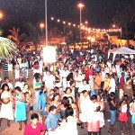 Fogos de artifício e música fizeram a festa da virada na orla do bairro Industrial  - Fotos: Abmael Eduardo