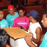 Fiscalização da Emsurb realiza trabalho junto aos bares e ambulantes do PréCaju - Foto: Wellington Barreto