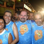 Prefeito e autoridades participam do Bloco Cerveja & Cia com muita animação - Foto: Márcio Dantas