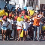 Carnaval da EMEI Maria Clara Machado envolve comunidade do Santos Dumont - Comunidade do Stos Dumont participa da festa